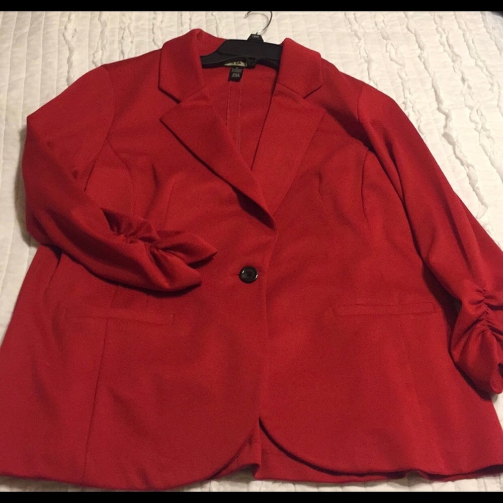 Red blazer (1-button, stretchy, 3/4 sleeve)